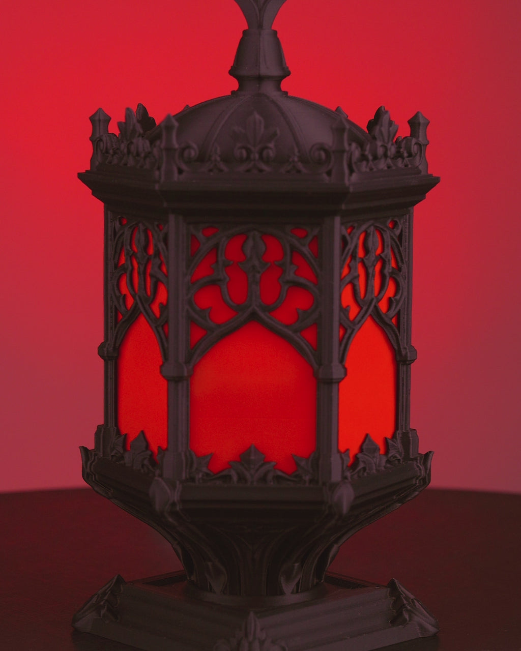 Sepulchral Light — Gothic Tracery Table Lamp | FDM Print